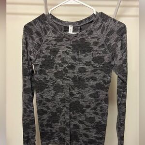 Athleta Long sleeve workout top